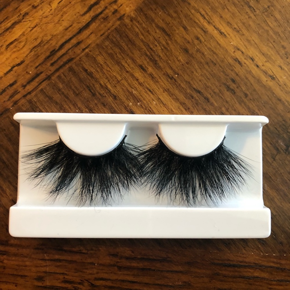 Angel wings eyelashes